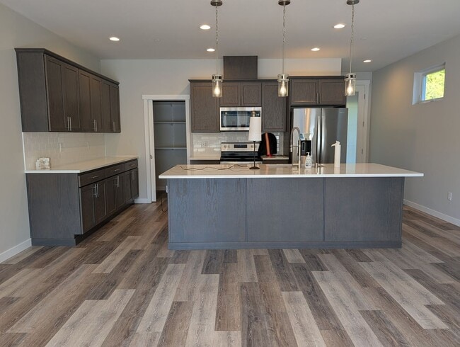 Building Photo - 1306 Digby Pl