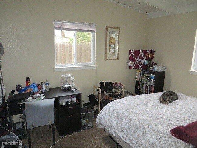 Foto del edificio - 5 br, 2 bath House - 1201 Duke Drive