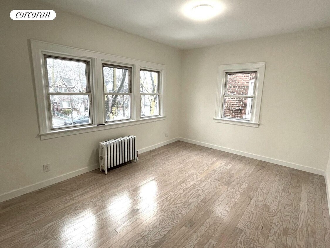 Foto principal - 83-12 133rd Ave