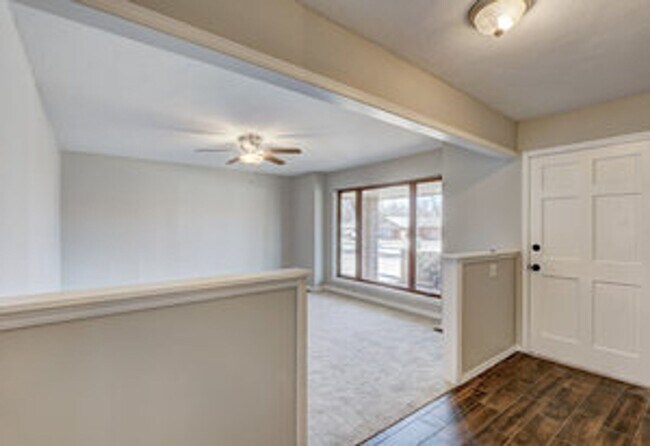 Foto del edificio - 915 Washington Street. Updated home for le...