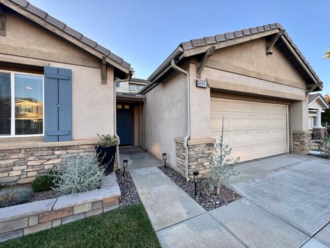 Building Photo - Beautiful 4 bedroom two story house with RV parking for LEASE in Murrieta!