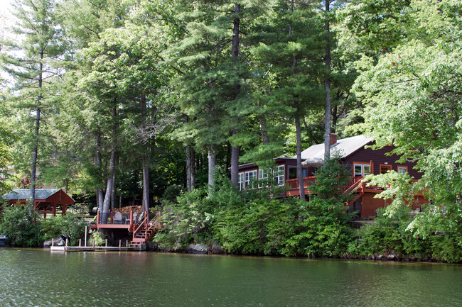 Building Photo - 387 Locks Pond Rd