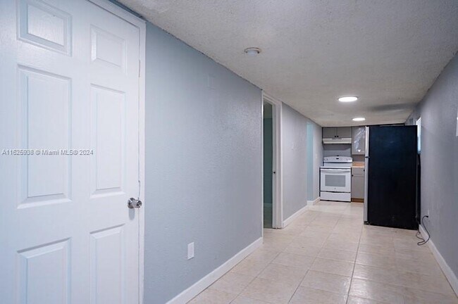Foto del edificio - 2378 NW 60th St