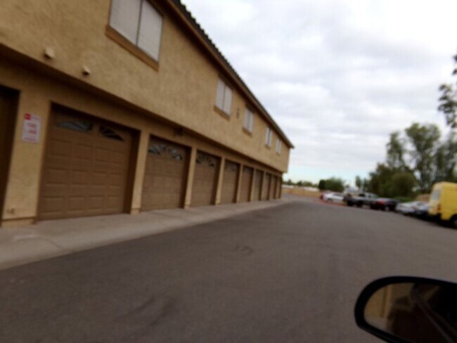 Building Photo - Close to Arizona Mills Mall