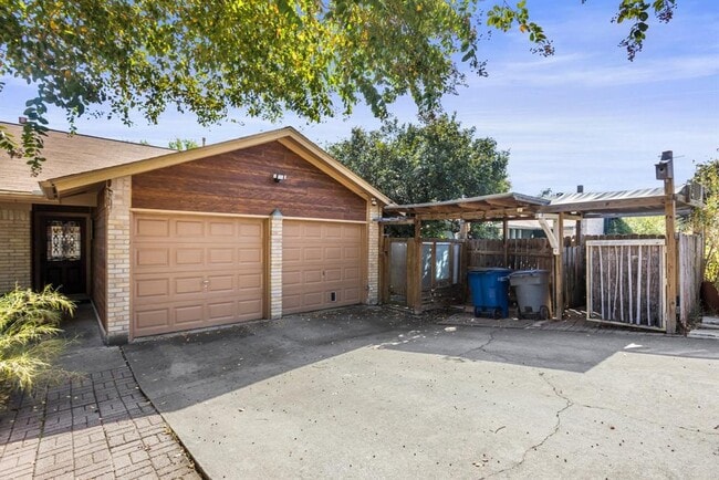 Building Photo - 11707 Blackhawk Dr