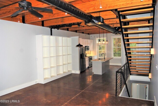 Building Photo - 19B Market