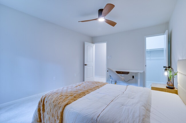 Foto del edificio - 7917 Schuyler Ct