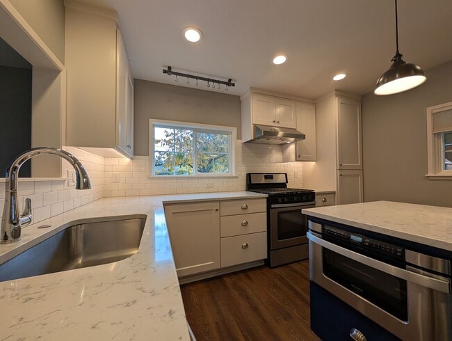 Building Photo - Great 3 bed/2bath home in Eugene