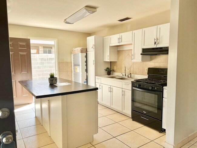 Foto del edificio - 1515 Quail Creek Rd