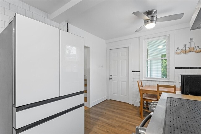 Building Photo - 39 Grandfield St
