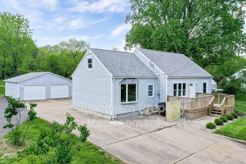 Foto principal - 143 Grange Hall Rd