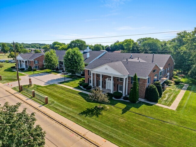 Foto del edificio - Old Orchard Luxury Apartment Homes
