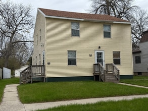 Building Photo - 609-611 S Maple