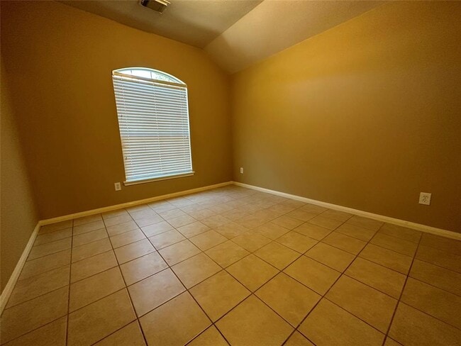 Building Photo - 18535 Windy Village Ln