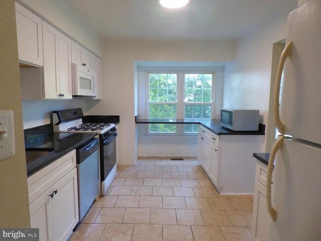 Building Photo - 802 Ivy League Ln