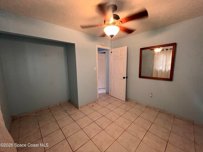 Foto del edificio - 2807 Tropic Rd