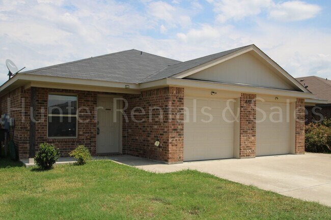Foto del edificio - North Killeen 3-Bed Duplex with Modern Tou...