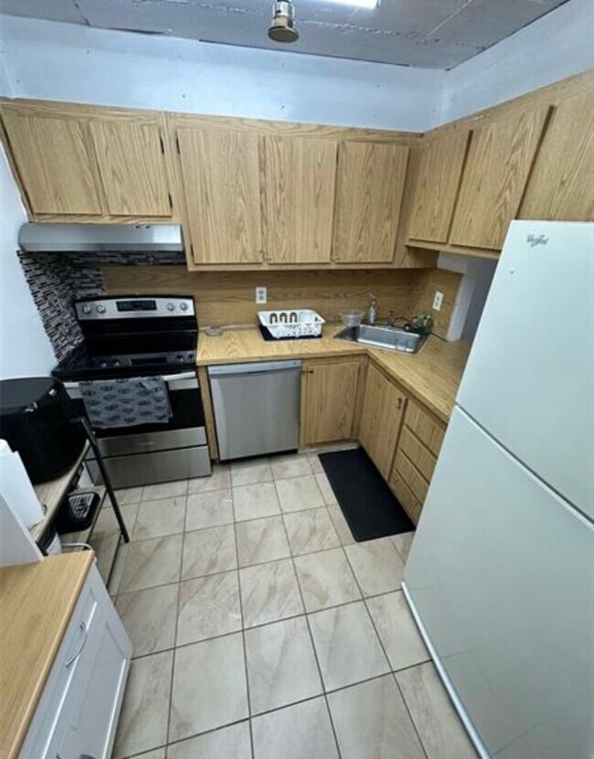 Foto del edificio - 1470 NE 123rd St