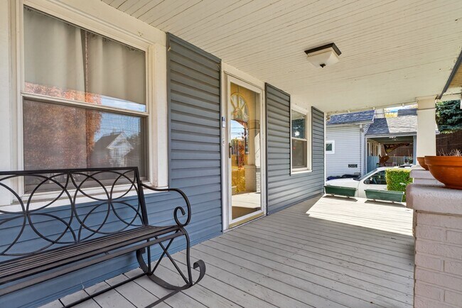 Porche del patio delantero - 4429 S Hills Dr