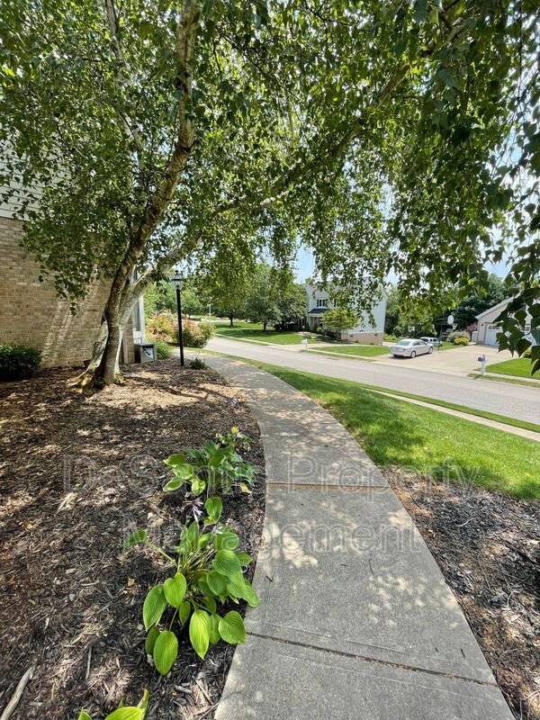 1701 Wheatland Ct, Coraopolis, PA 15108 House Rental in Coraopolis