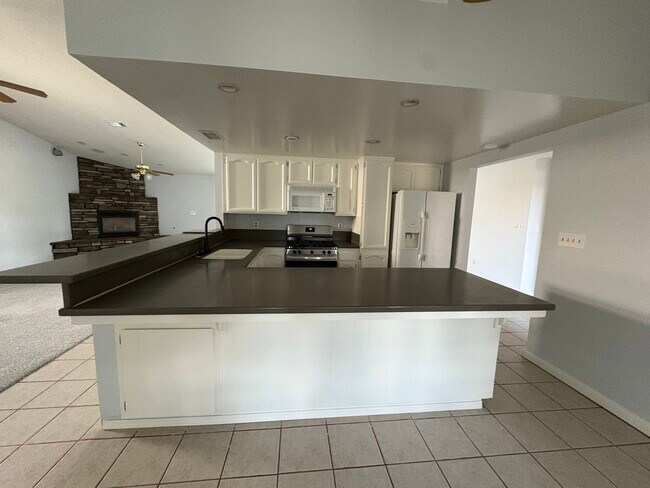 Foto del edificio - 3800 Collier St