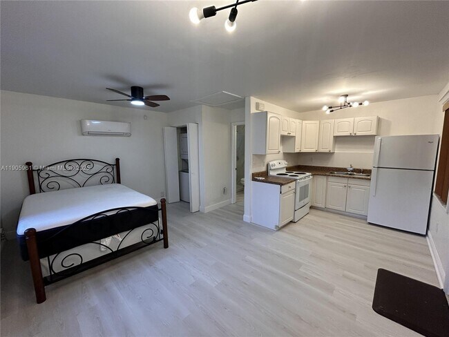 Building Photo - 1644 Jackson St