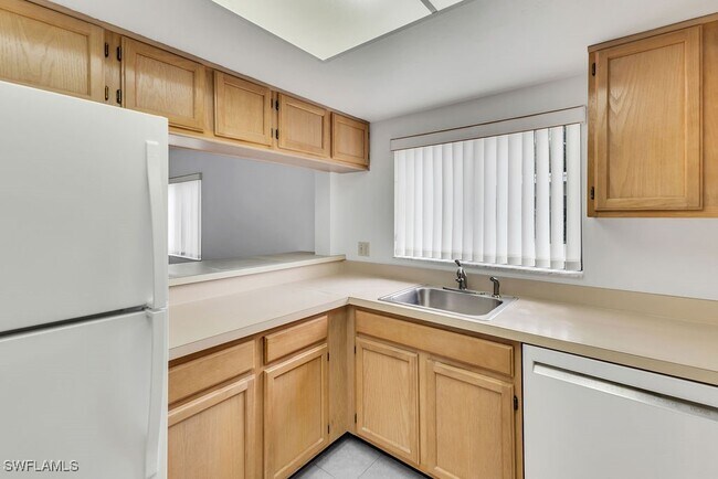 Foto del edificio - 9640 Windsor Gardens Ln