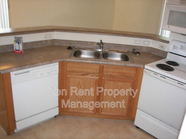 Building Photo - 1650 N Serina