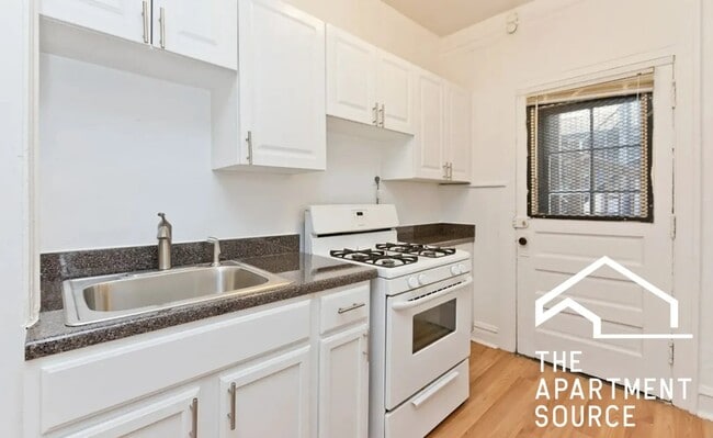 Building Photo - 1335 W Touhy Ave