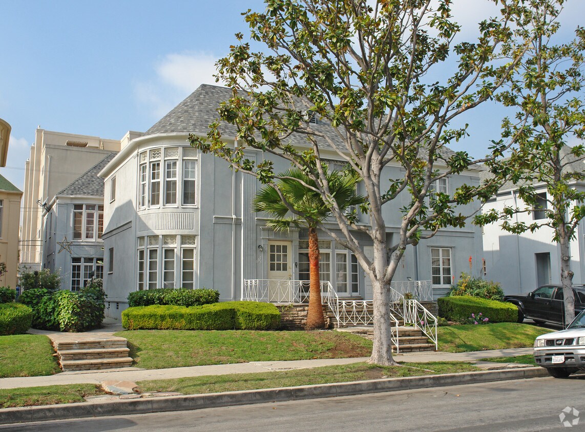 Building Photo - 637 S Ridgeley Dr