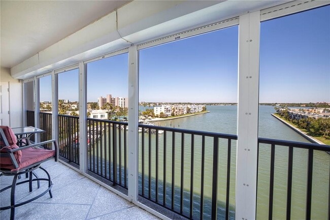 Building Photo - 7300 Sun Island Dr S