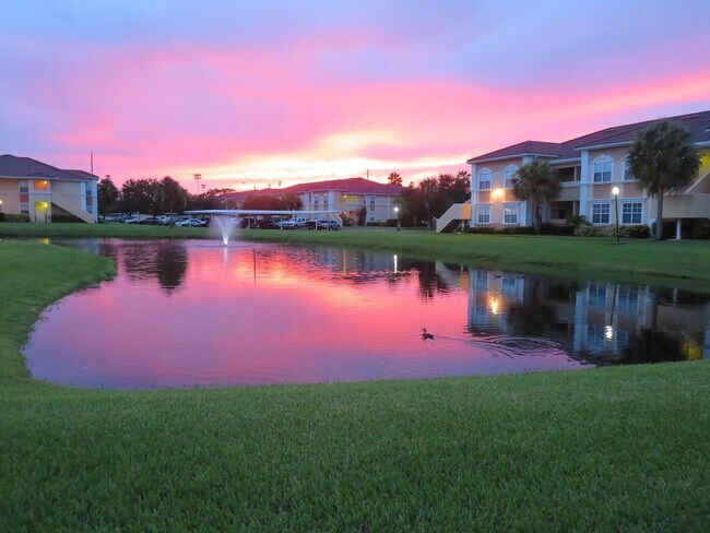 Spectacular Sunsets - 1025 Villagio Cir