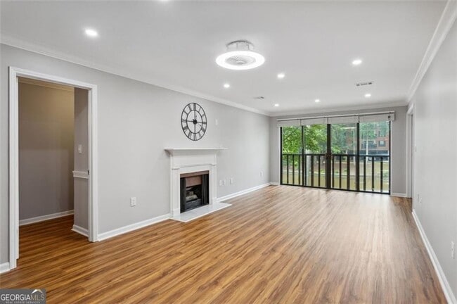 Building Photo - 23214 Plantation Dr NE