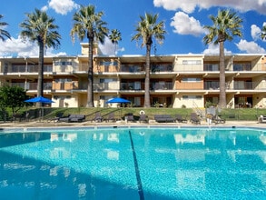 Building Photo - DIPLOMAT PARK APARTMENTS