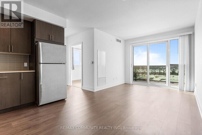 Photo du bâtiment - 2550 Simcoe St N