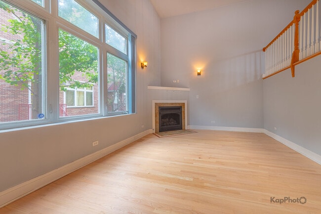 Building Photo - 3607 W 53rd St
