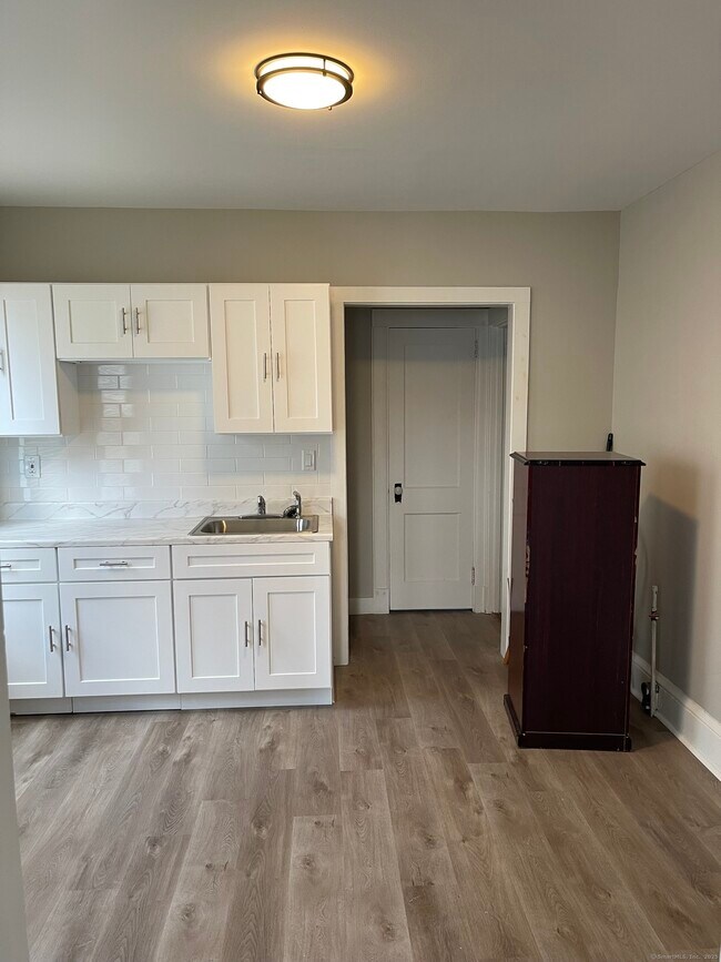 Building Photo - 80 Hazel St