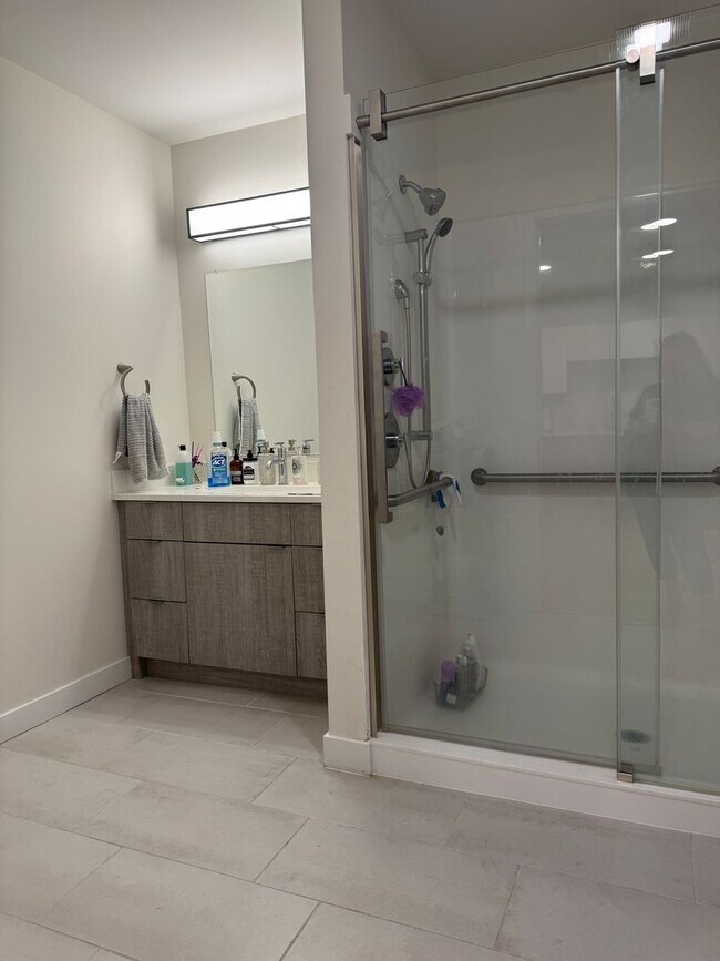 Foto del edificio - 1 Bedroom at The Treetops