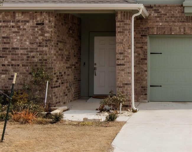 Foto del edificio - 1404 Aquilla Dr