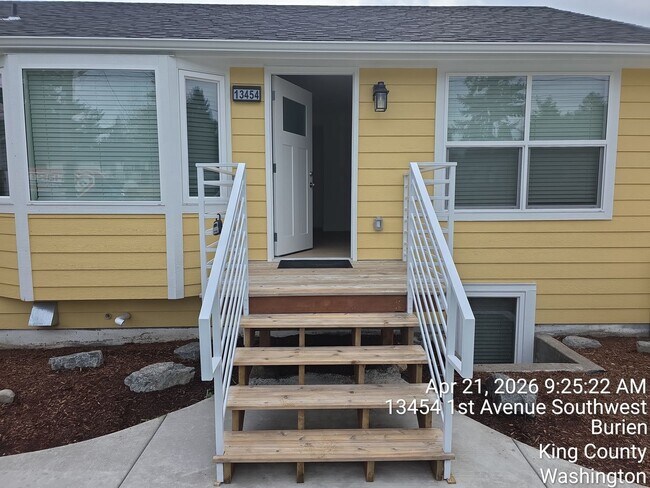 Foto del edificio - Burien Newly remodeled home - 3 bedrooms 2 bathrooms - A must see - available NOW