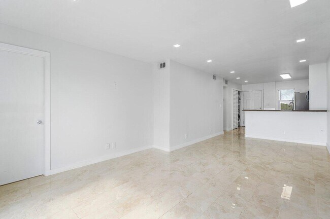 Foto del edificio - 2108 S Cypress Bend Dr