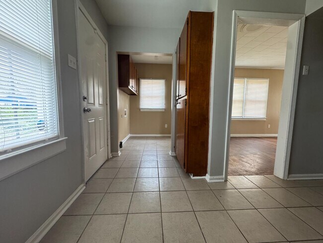 Foto del edificio - 3481 Dunn Ave