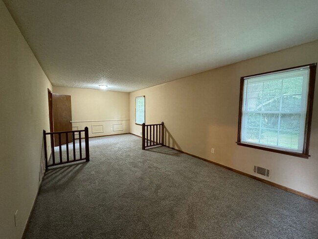 Foto del edificio - MOVE-IN SPECIAL $1,395.00 1ST 2 MONTHS! Sp...