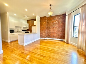 Building Photo - 802 Tremont St