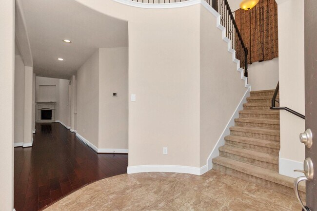 Foto del edificio - Luxurious House in Sugar Land