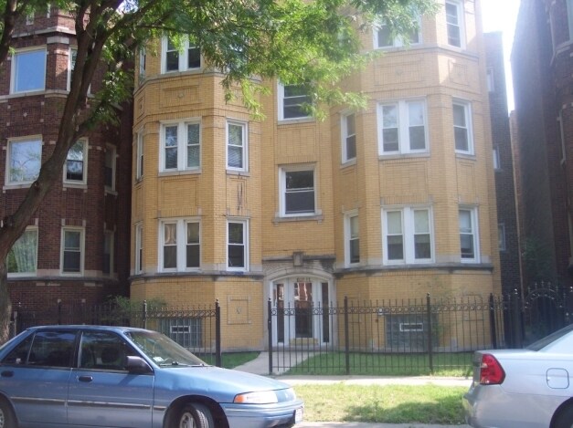 Primary Photo - 8015-8017 S Ellis Ave