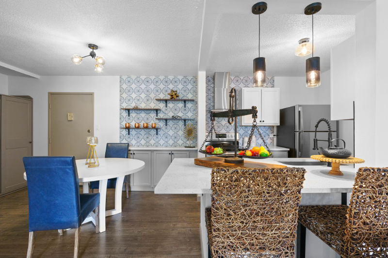 Foto principal - 2281 S Vaughn Way