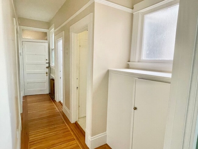 Foto del edificio - Charming Lower Nob Hill 1BR/1BA! Laundry! ...