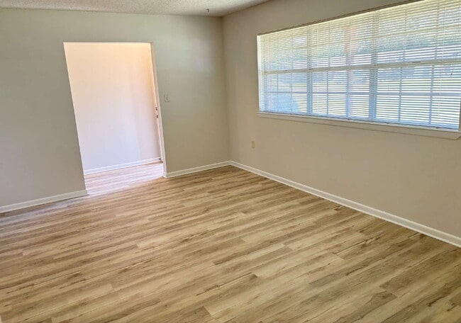 Building Photo - "Charming 3-Bedroom home in Mary Esther!"