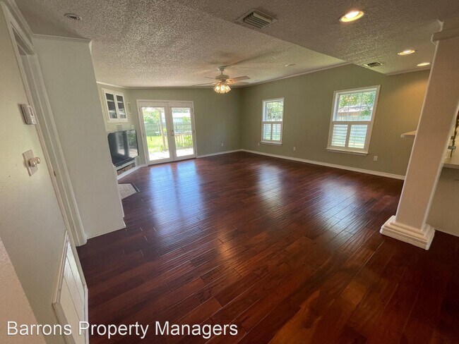 Building Photo - 4 br, 2 bath House - 421 Warwick Street